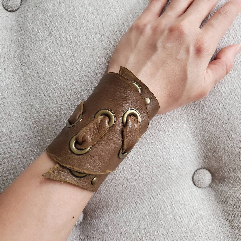 🆓 w/Purchase | Artisanal Leather Cuff